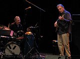 François Laizeau (batterie) et Frédéric Monino (basse), à Tours le 12 novembre 2010.