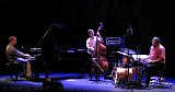 Craig Taborn, Thomas Morgan & JT Bates, à Caen le 14 octobre 2014.