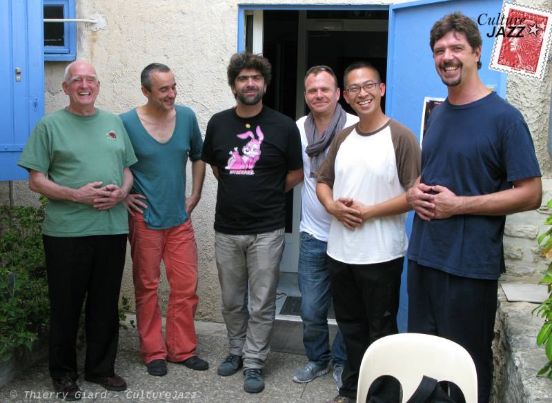 De gauche à droite : Steve Swallow, Christophe Marguet, Benjamin Moussay, Régis Huby, Cuong Vu et Chris Cheek, le 5 septembre 2012.