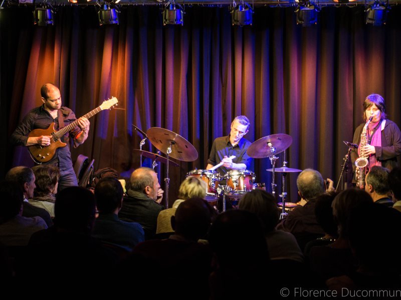 Manu Codjia, Christophe Marguet, Géraldine Laurent au Moulin à Jazz (Vitrolles) ©© Florence Ducommun - 2015