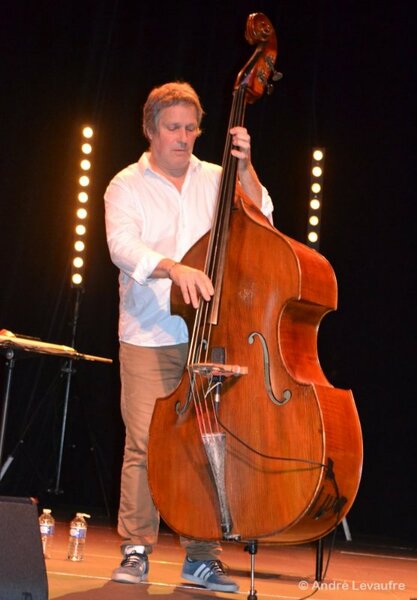 Sylvain Kassap et Benjamin Duboc invitent Steve Swell et Edward Perraud à Tourlaville (50)